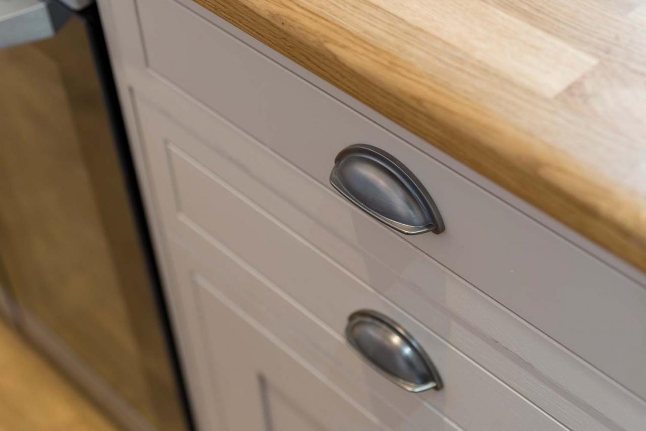 kitchen draws